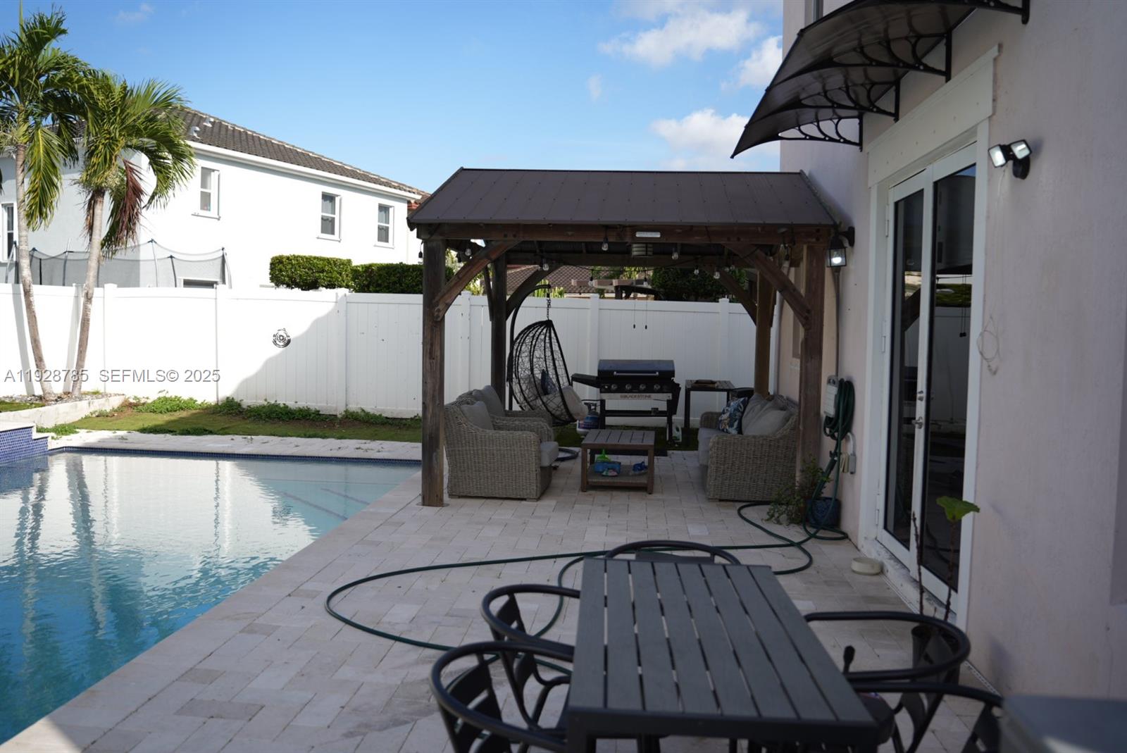 KENDALL COMMONS RESIDENTI - Residential