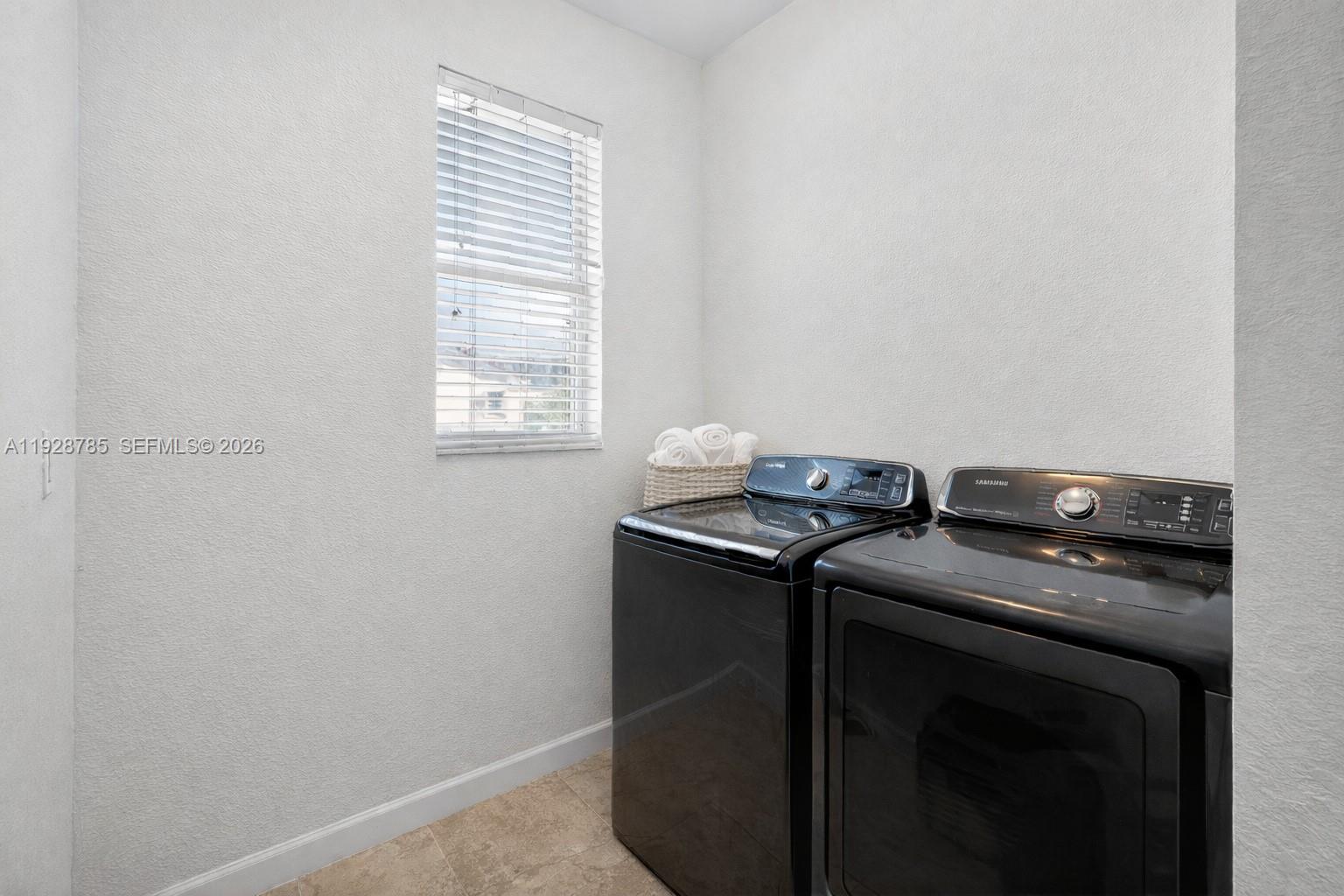 KENDALL COMMONS RESIDENTI - Residential