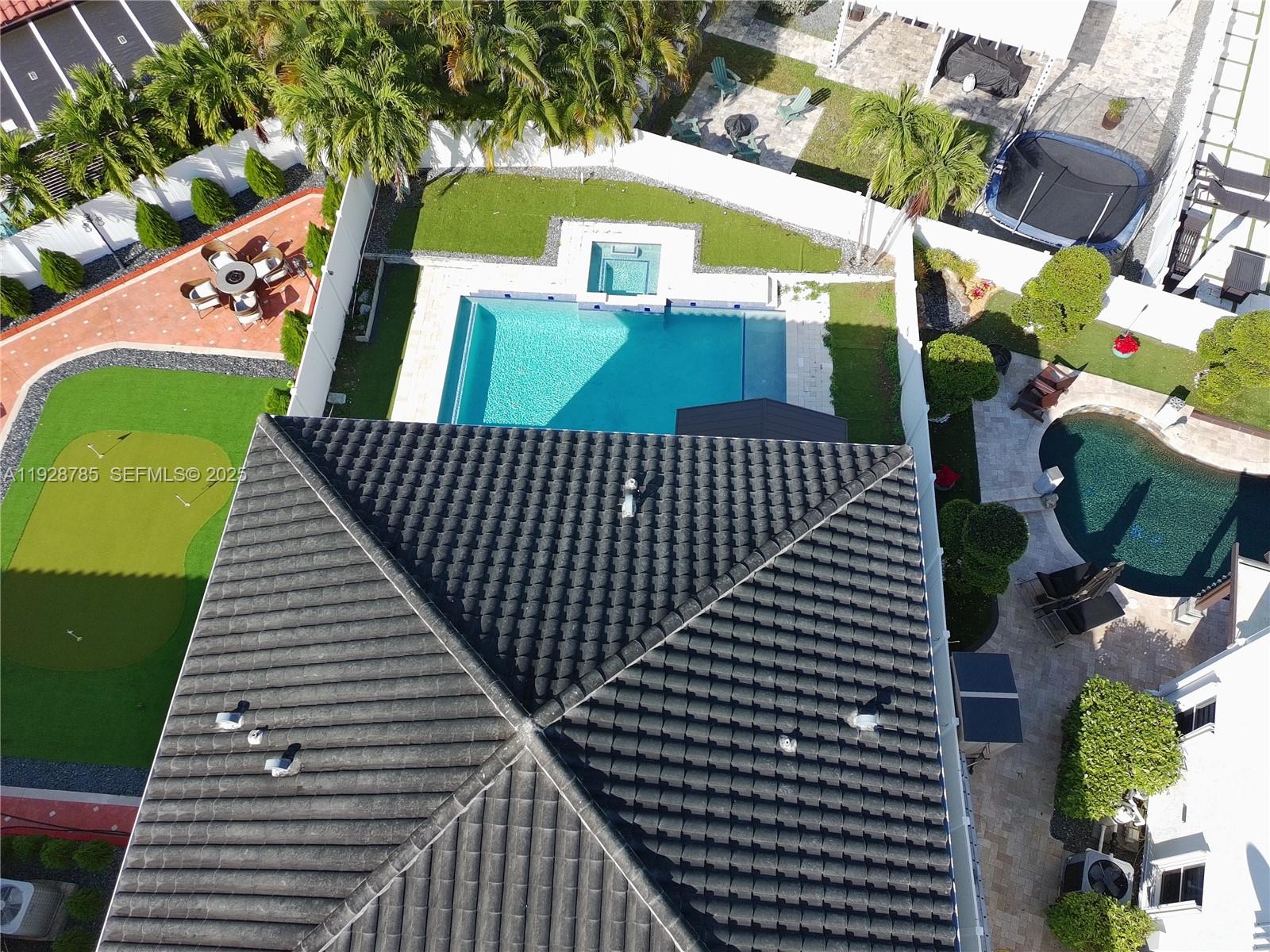 KENDALL COMMONS RESIDENTI - Residential