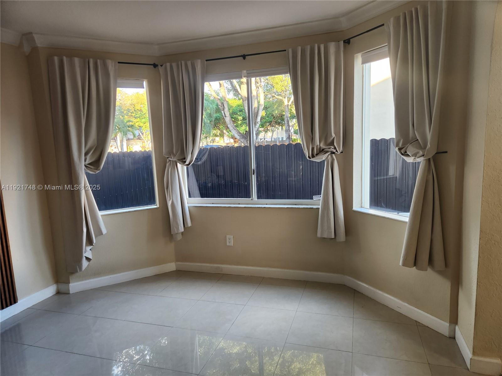 DORAL ISLES MARTINIQUE - Residential