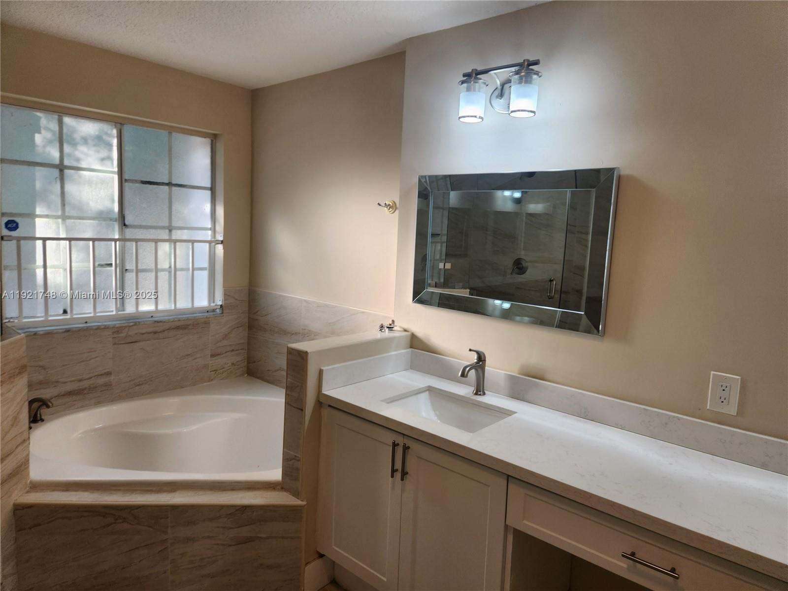 DORAL ISLES MARTINIQUE - Residential