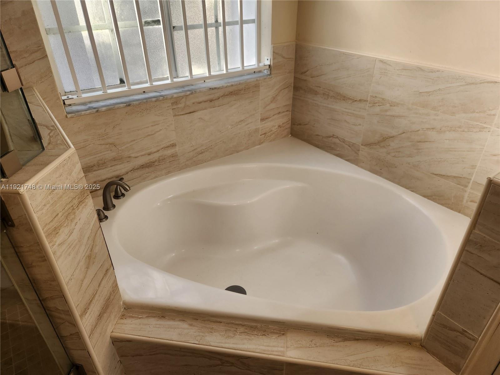 DORAL ISLES MARTINIQUE - Residential