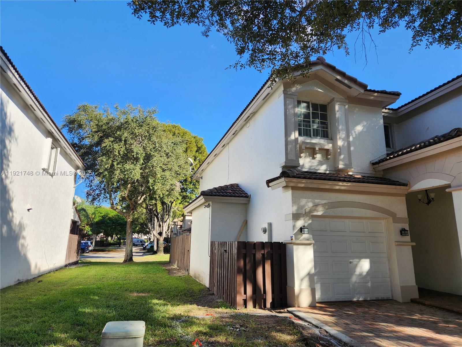 DORAL ISLES MARTINIQUE - Residential