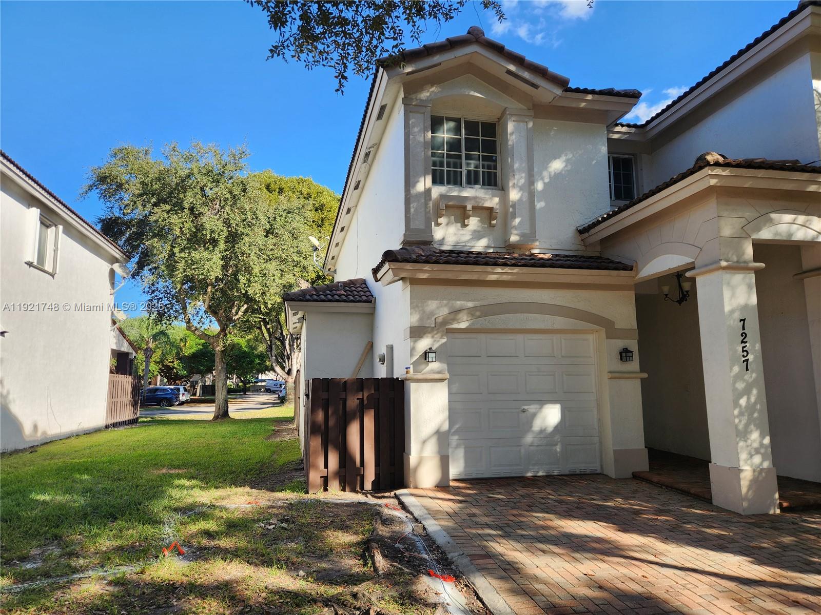 DORAL ISLES MARTINIQUE - Residential