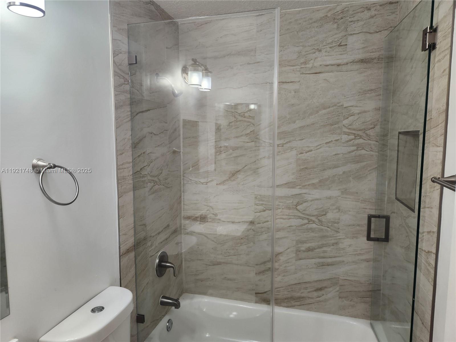 DORAL ISLES MARTINIQUE - Residential