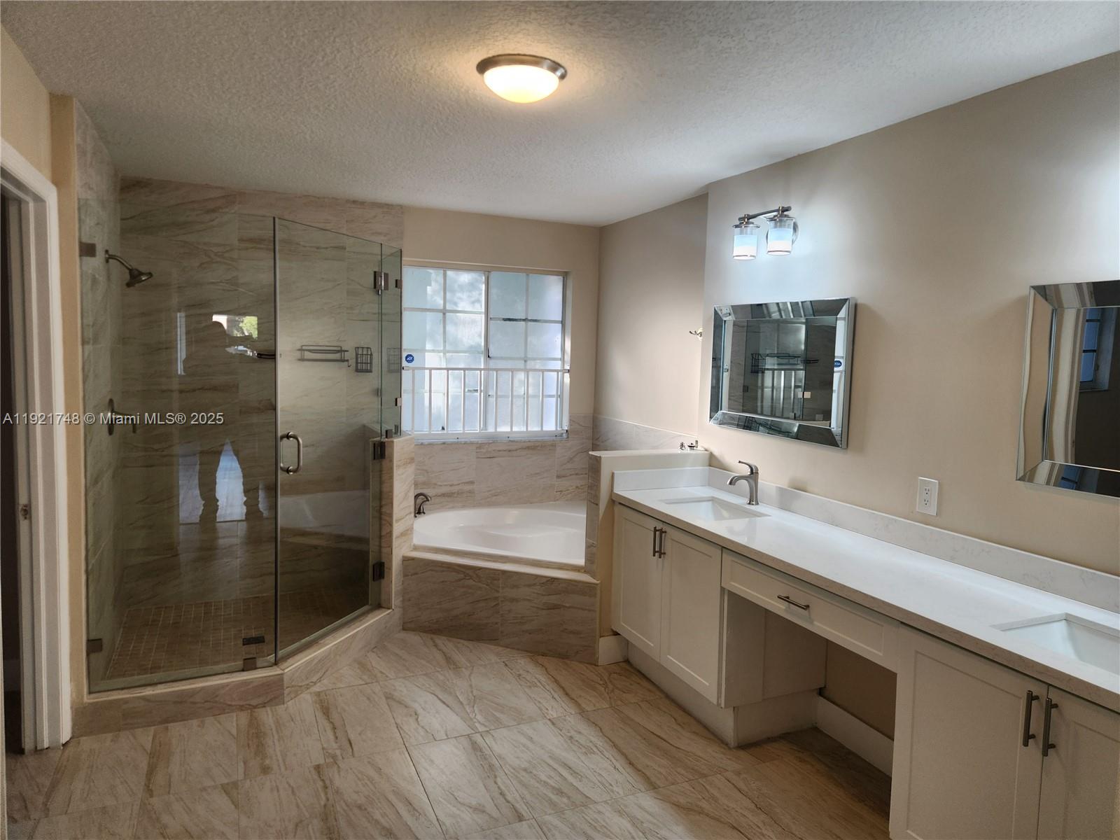 DORAL ISLES MARTINIQUE - Residential