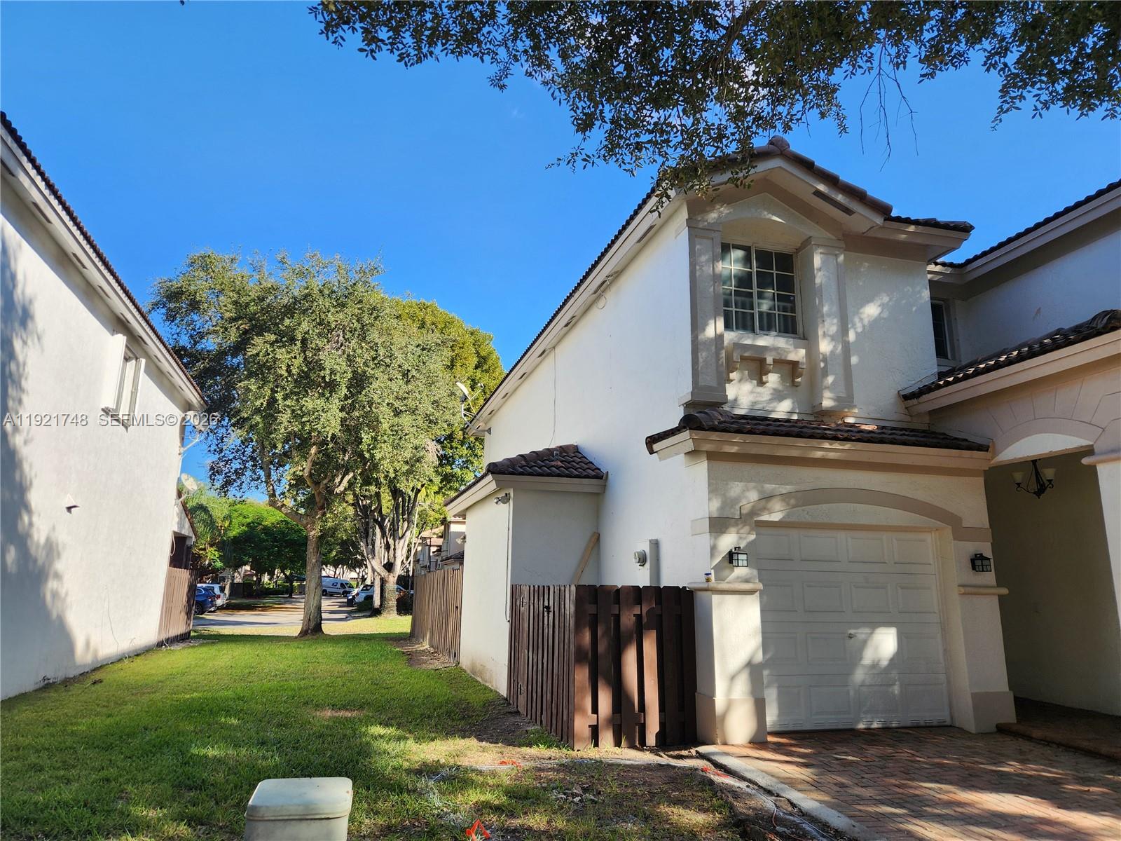 DORAL ISLES MARTINIQUE - Residential