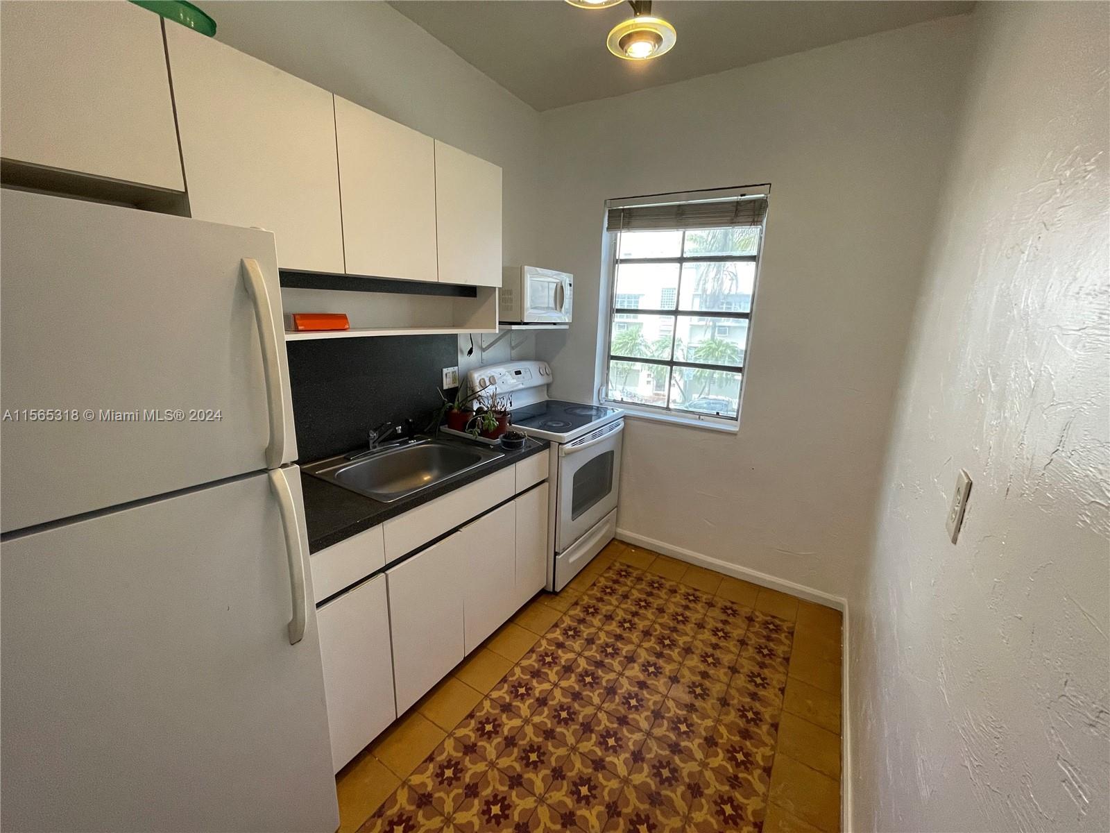 DON-BAR CONDO - Residential Lease
