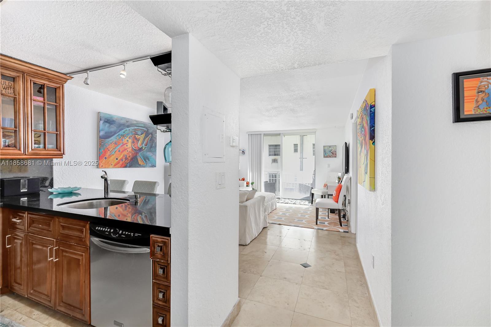 345 Ocean Dr 211