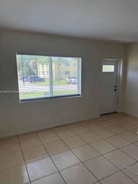 WONDERFUL 2 BEDROOM WITH PRIVATE FENCED YARD. PLENTY OF PARKING NEAR MAJOR STREET AND HIGHWAYS