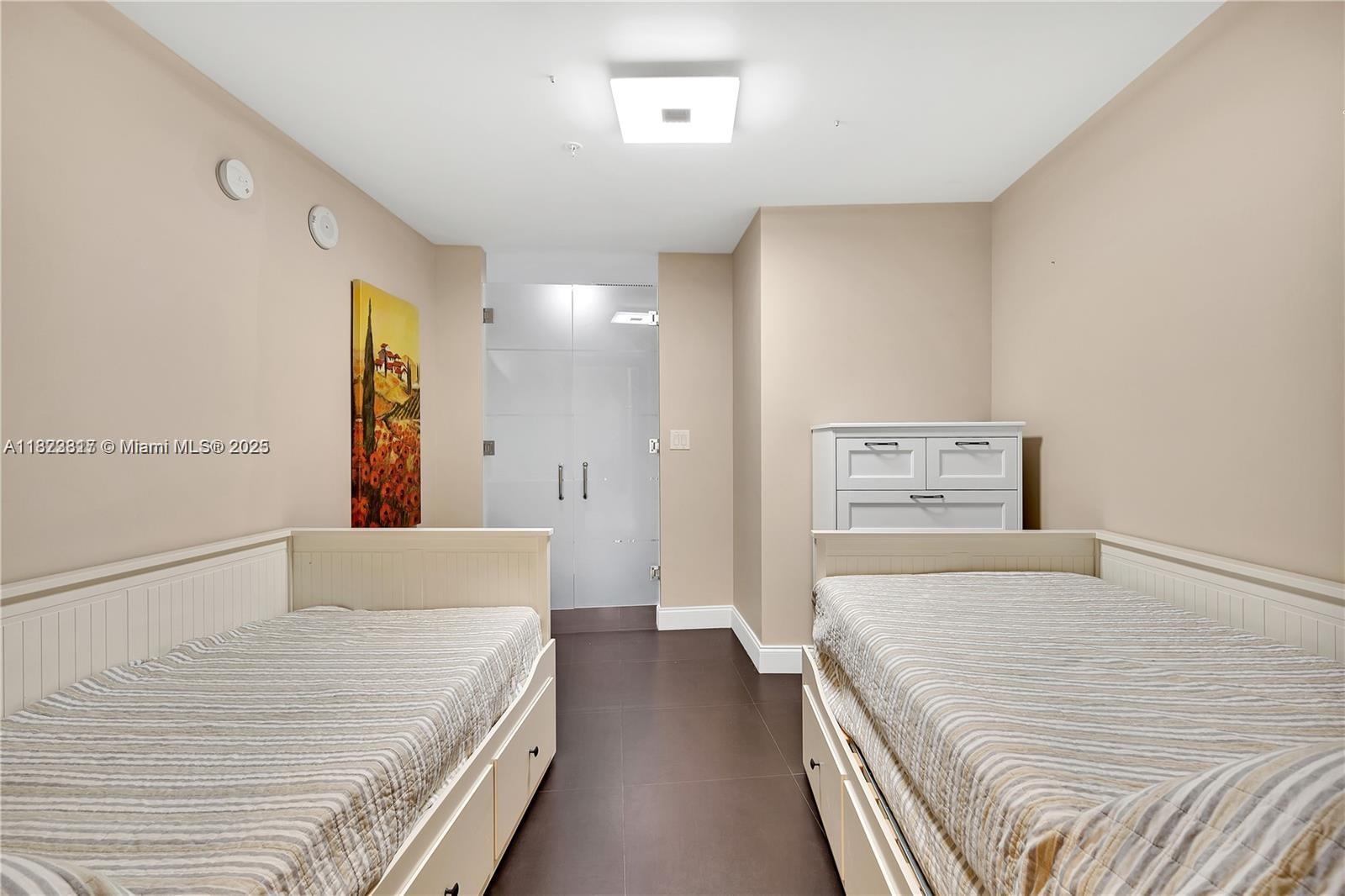 TRUMP ROYALE CONDO - Residential Lease