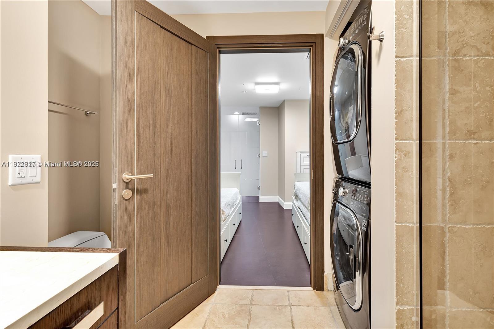 TRUMP ROYALE CONDO - Residential Lease