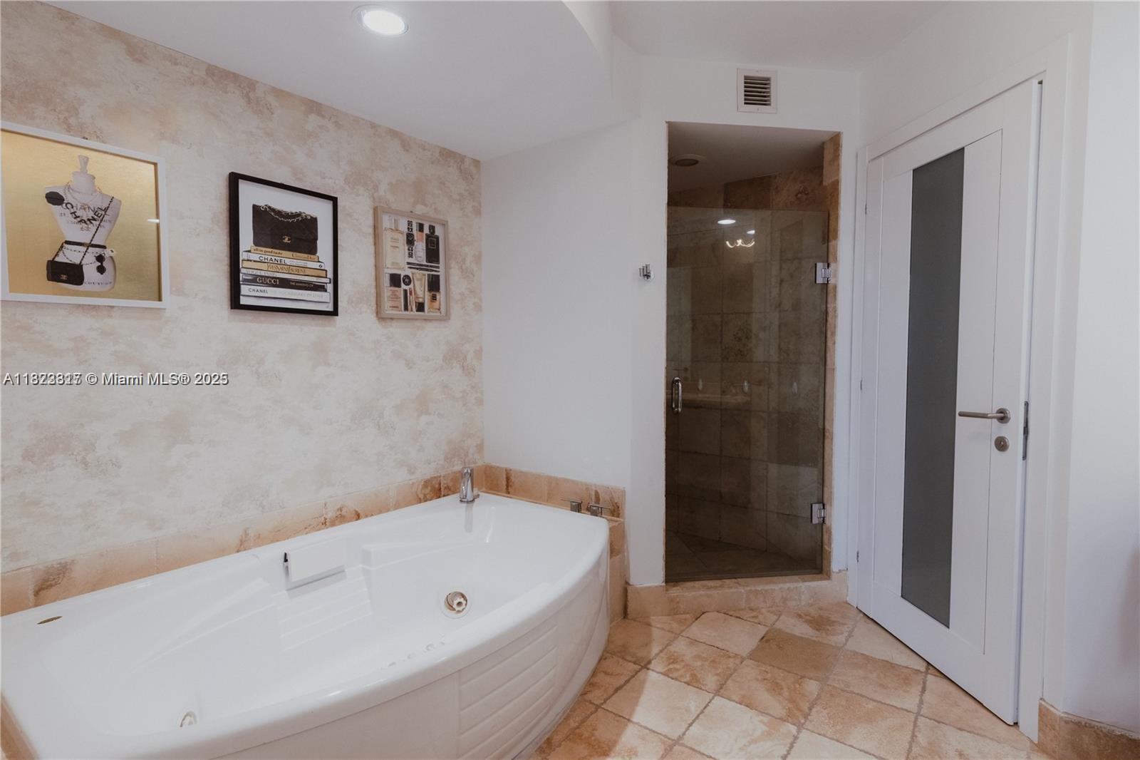 TRUMP ROYALE CONDO - Residential Lease