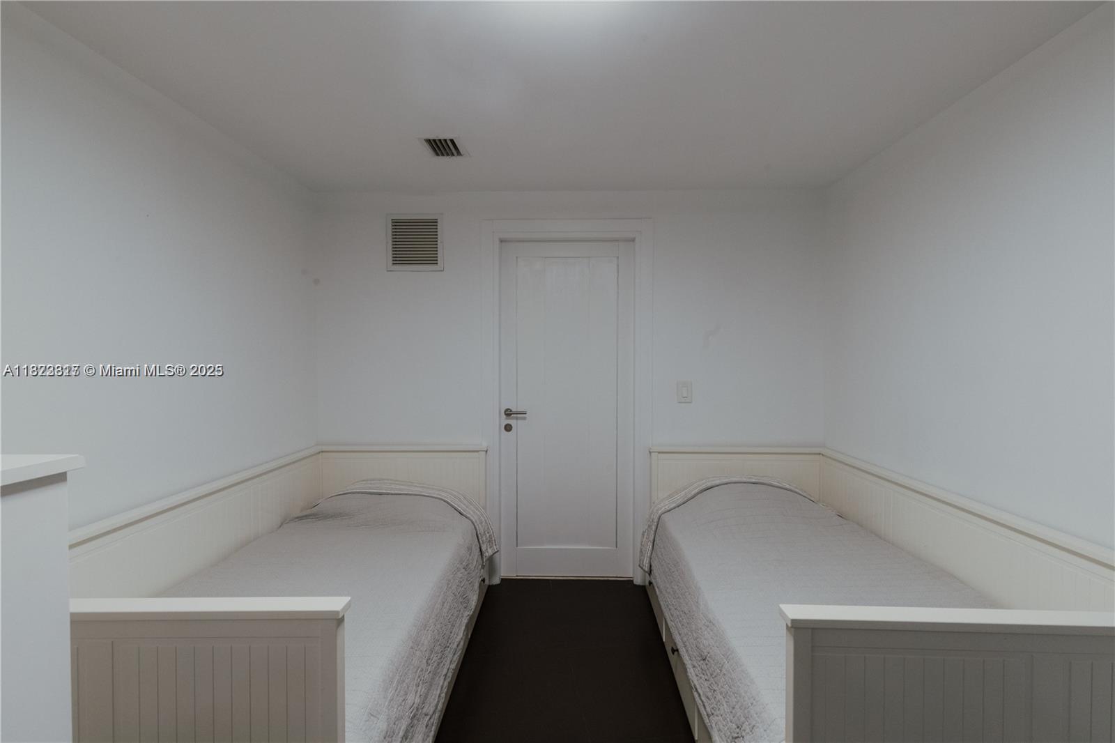 TRUMP ROYALE CONDO - Residential Lease