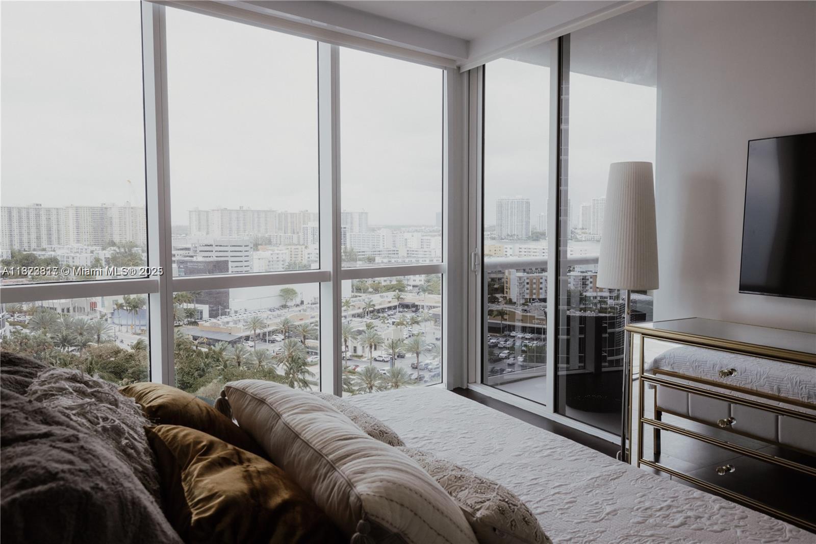 TRUMP ROYALE CONDO - Residential Lease