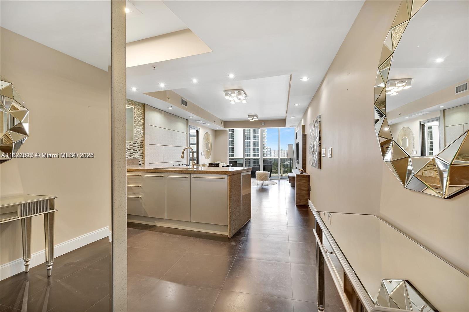 TRUMP ROYALE CONDO - Residential Lease