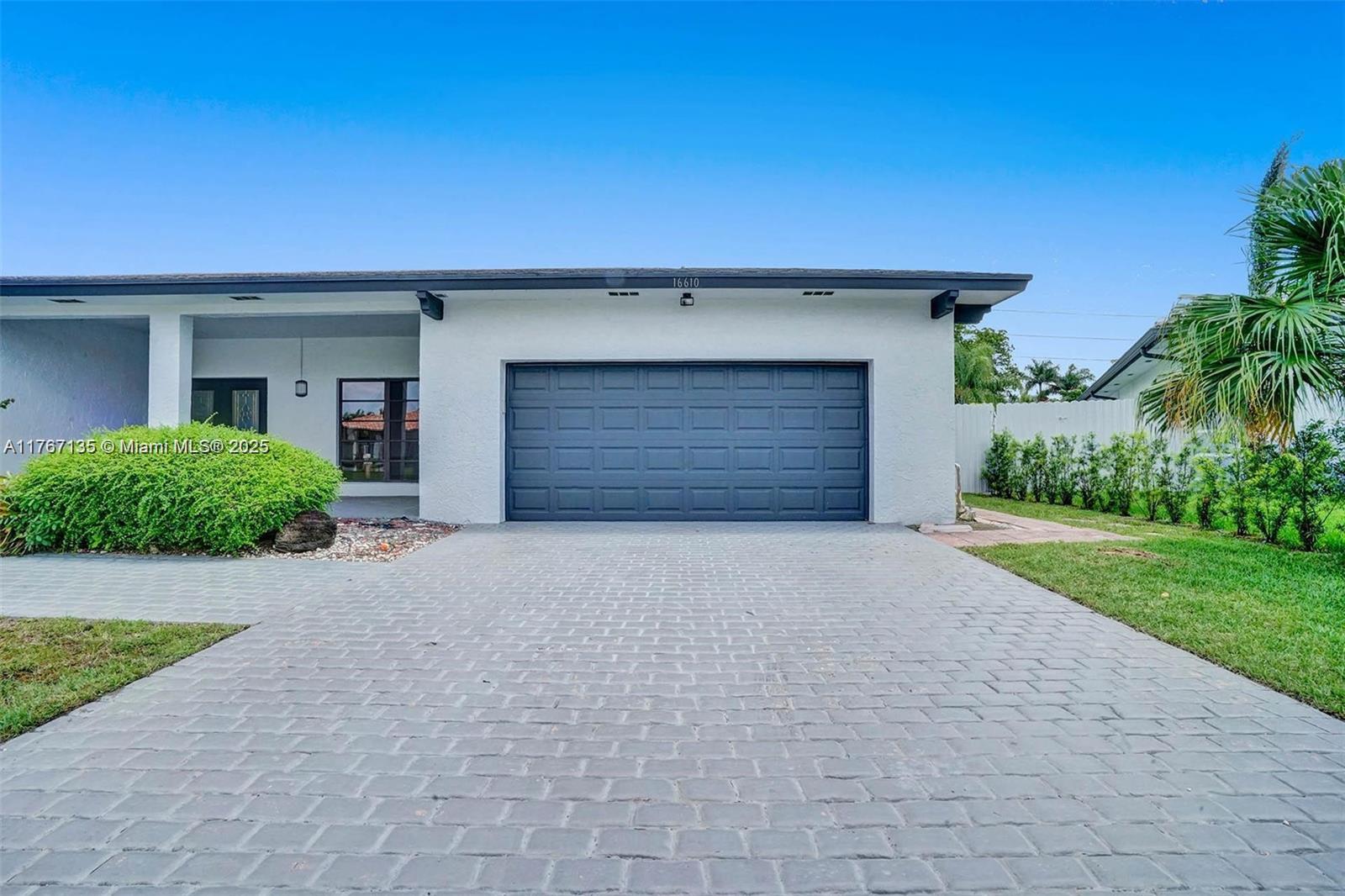 16610 Royal Poinciana ct