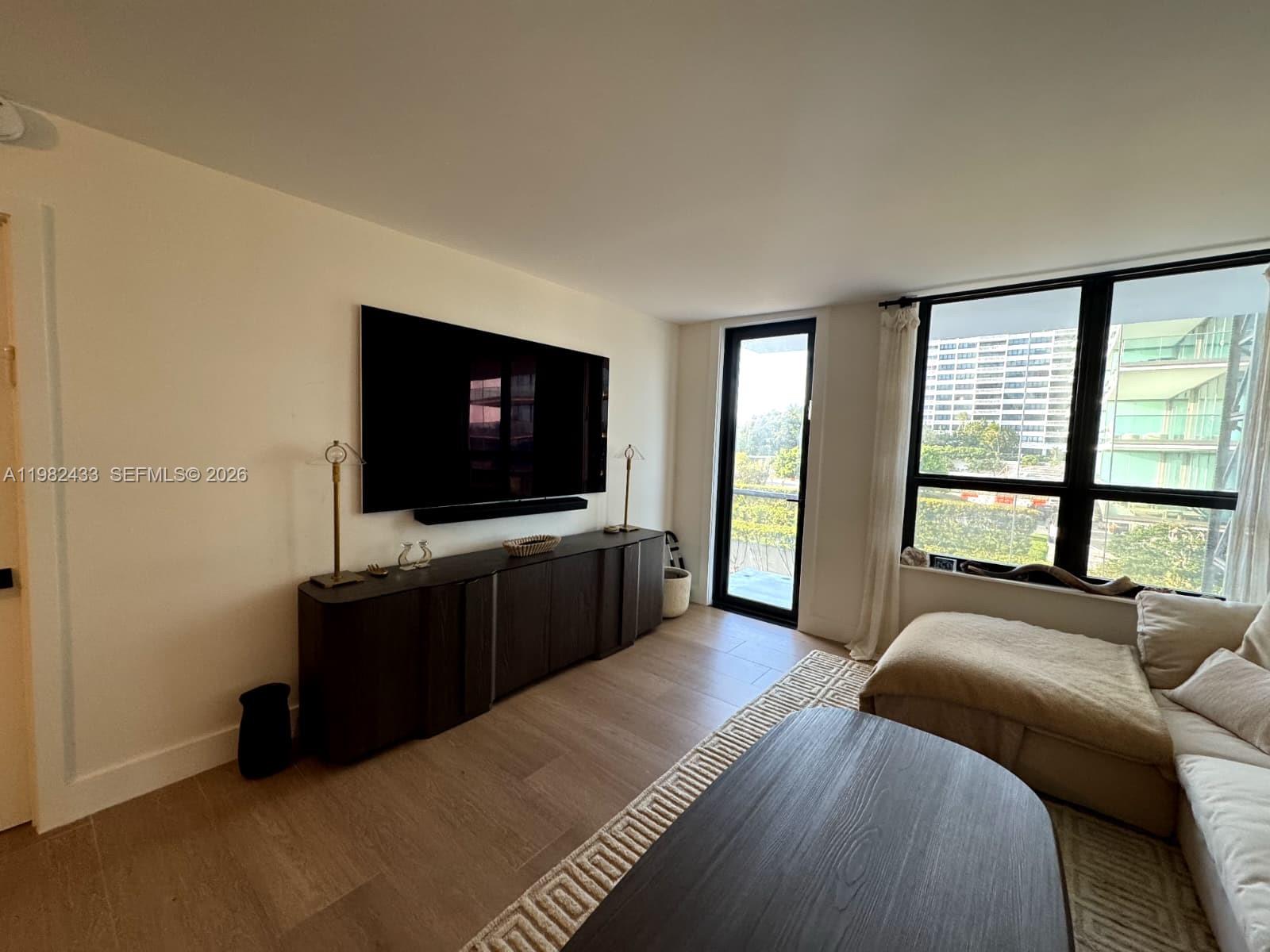 THE PLAZA OF BAL HARBOUR - Residential Lease