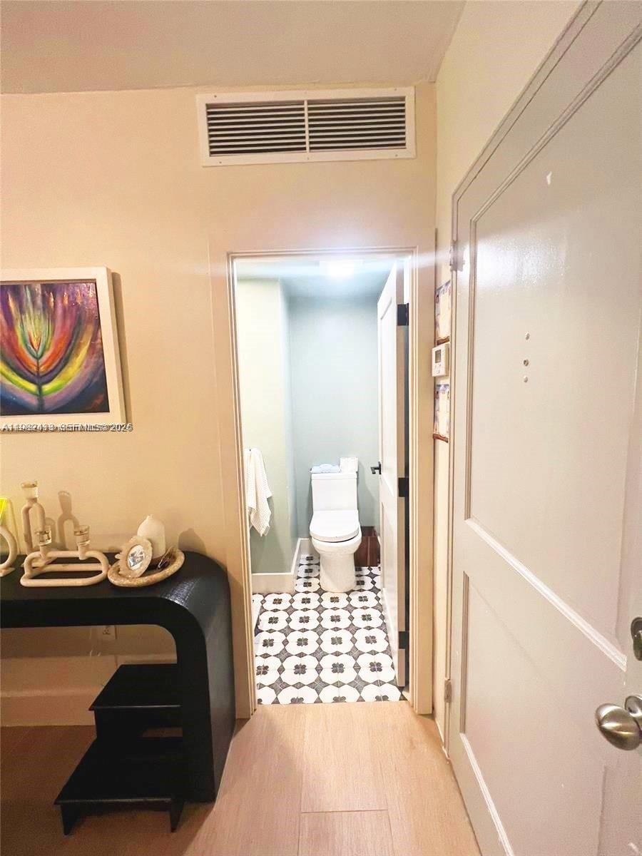 THE PLAZA OF BAL HARBOUR - Residential Lease