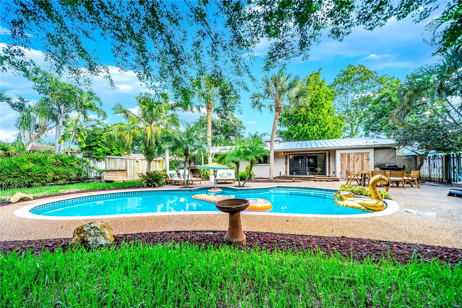 OAKLAND PARK SECOND ADD - Residential