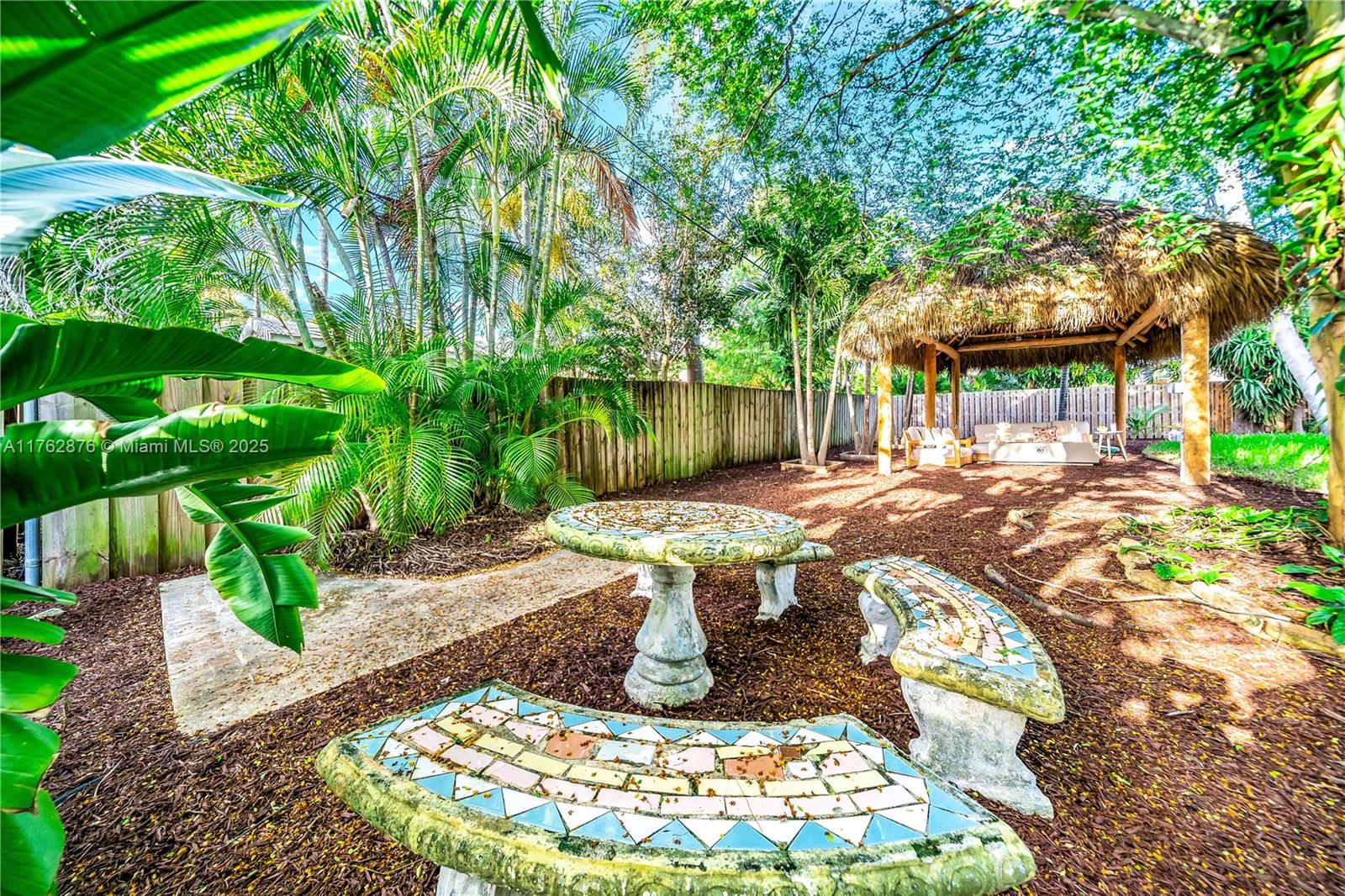 OAKLAND PARK SECOND ADD - Residential