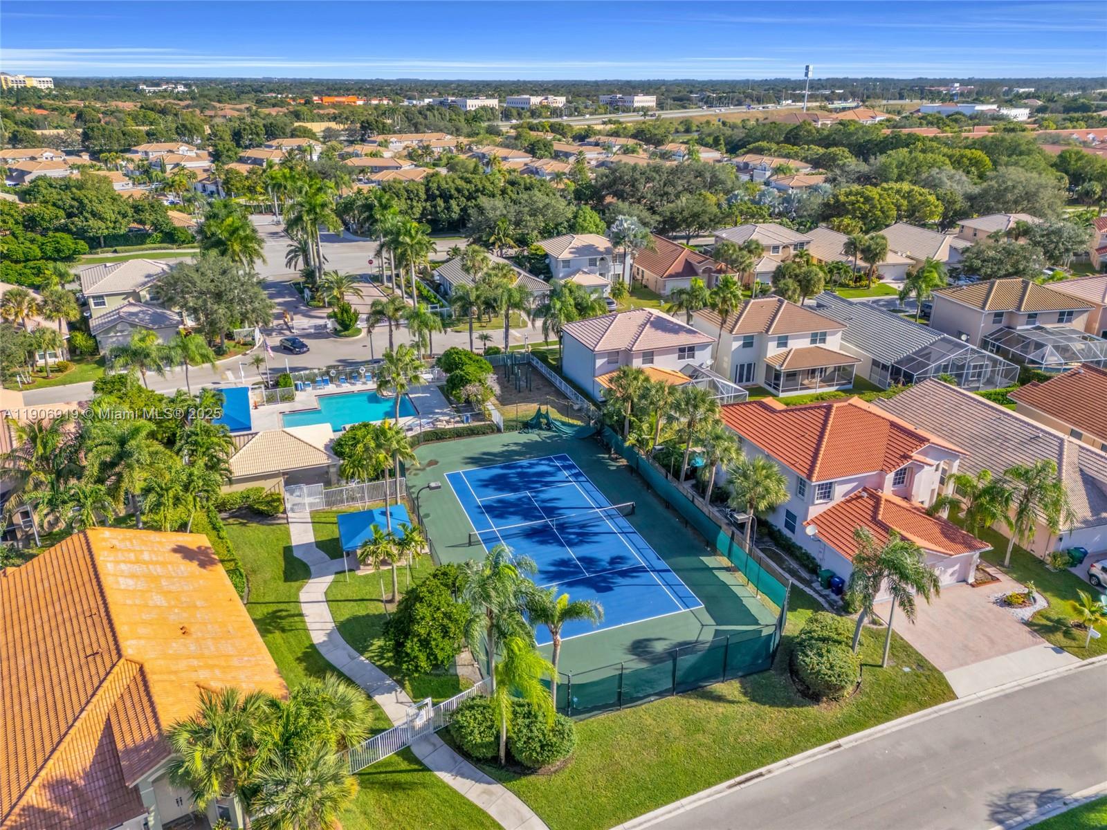 WYNDHAM LAKES NORTH - Residential