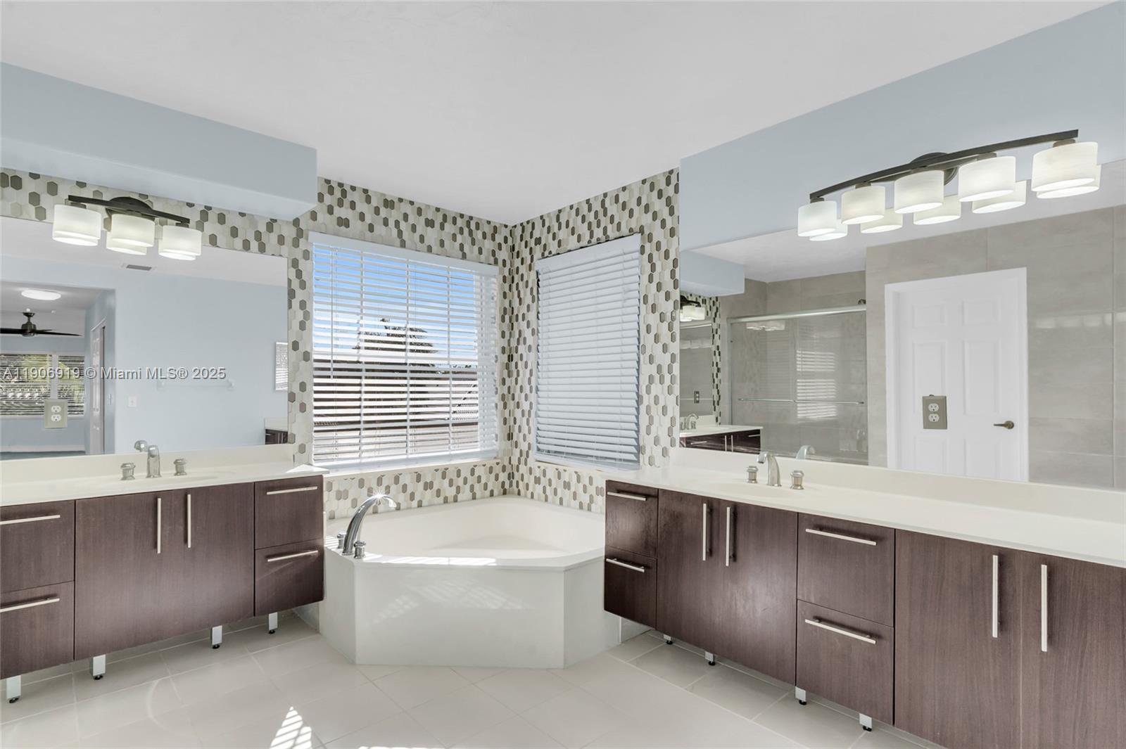 WYNDHAM LAKES NORTH - Residential