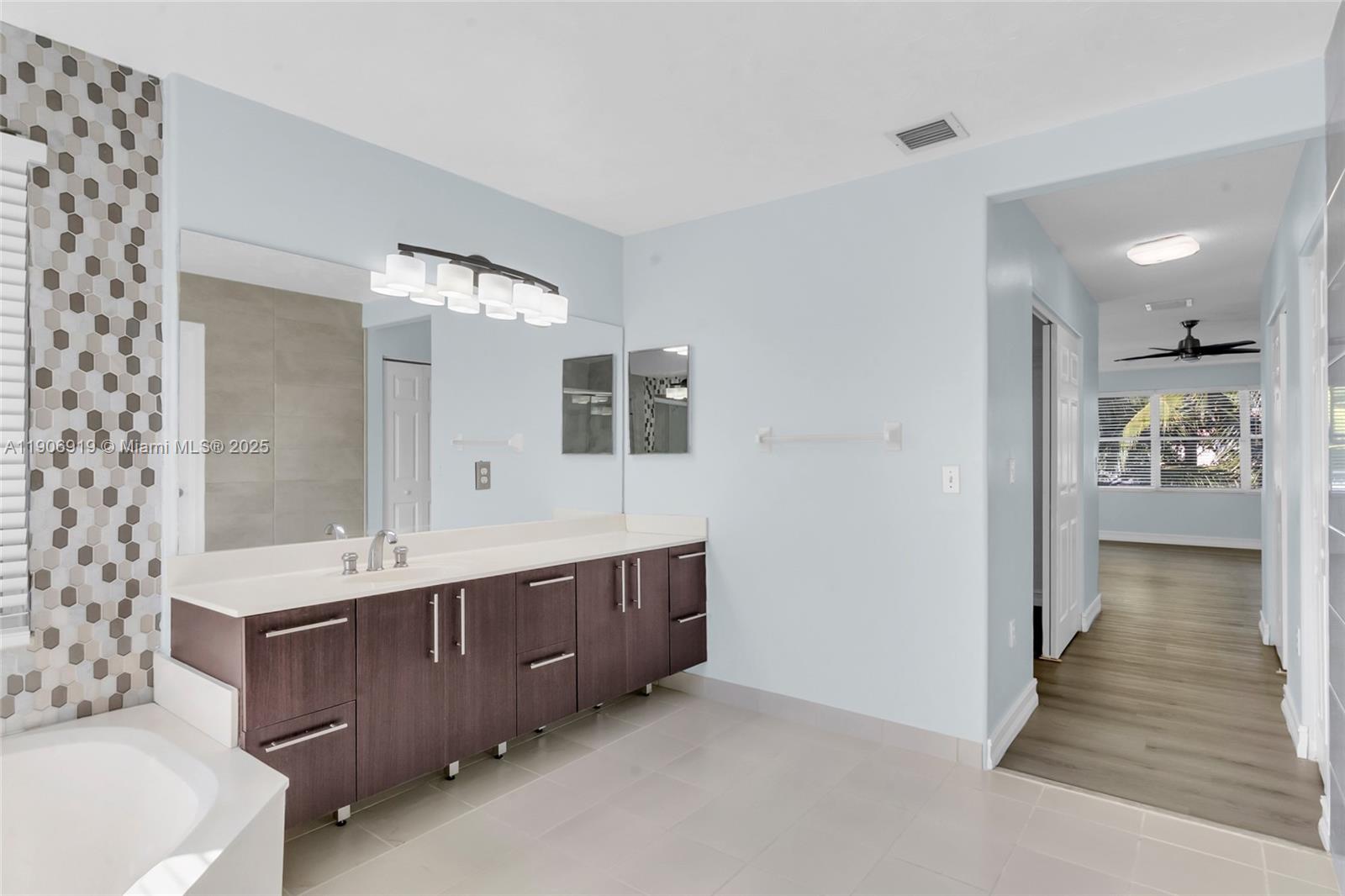 WYNDHAM LAKES NORTH - Residential