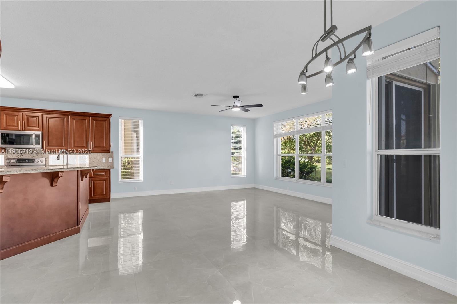 WYNDHAM LAKES NORTH - Residential