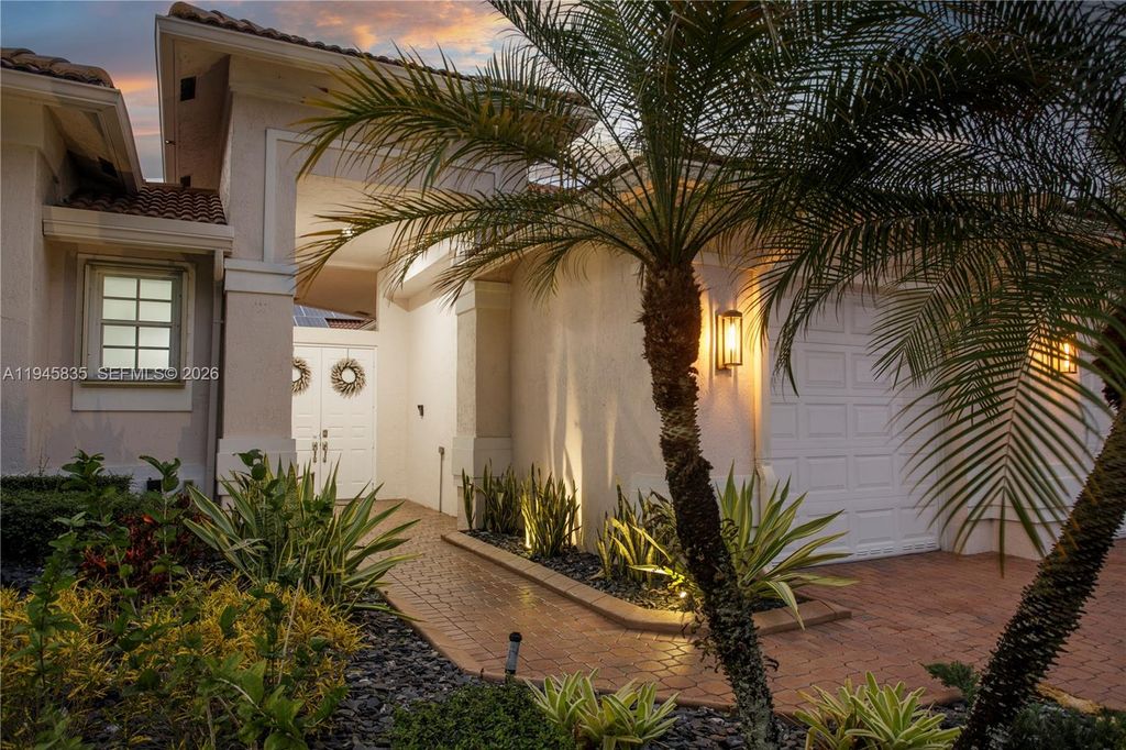 Photo of 1499 Victoria Isle Dr, Weston, FL 33327 (MLS # A11945835)