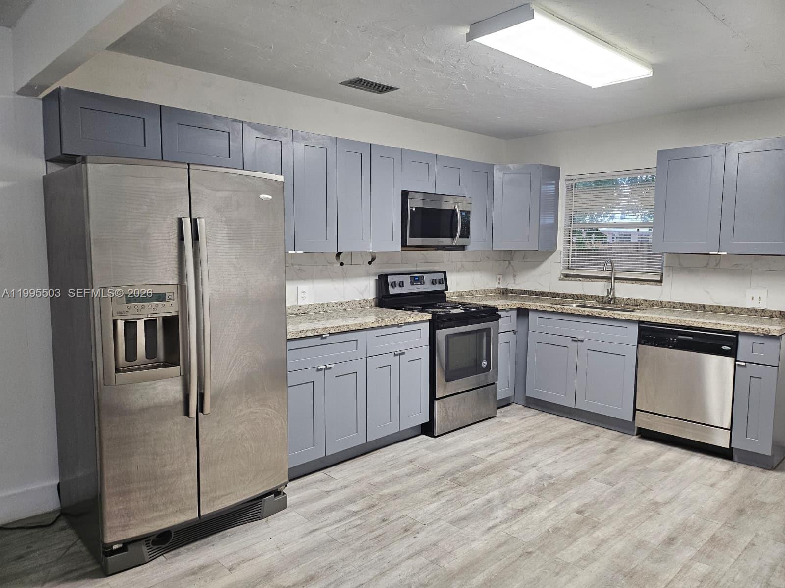 HALLANDALE PARK NO 5 - Residential Lease