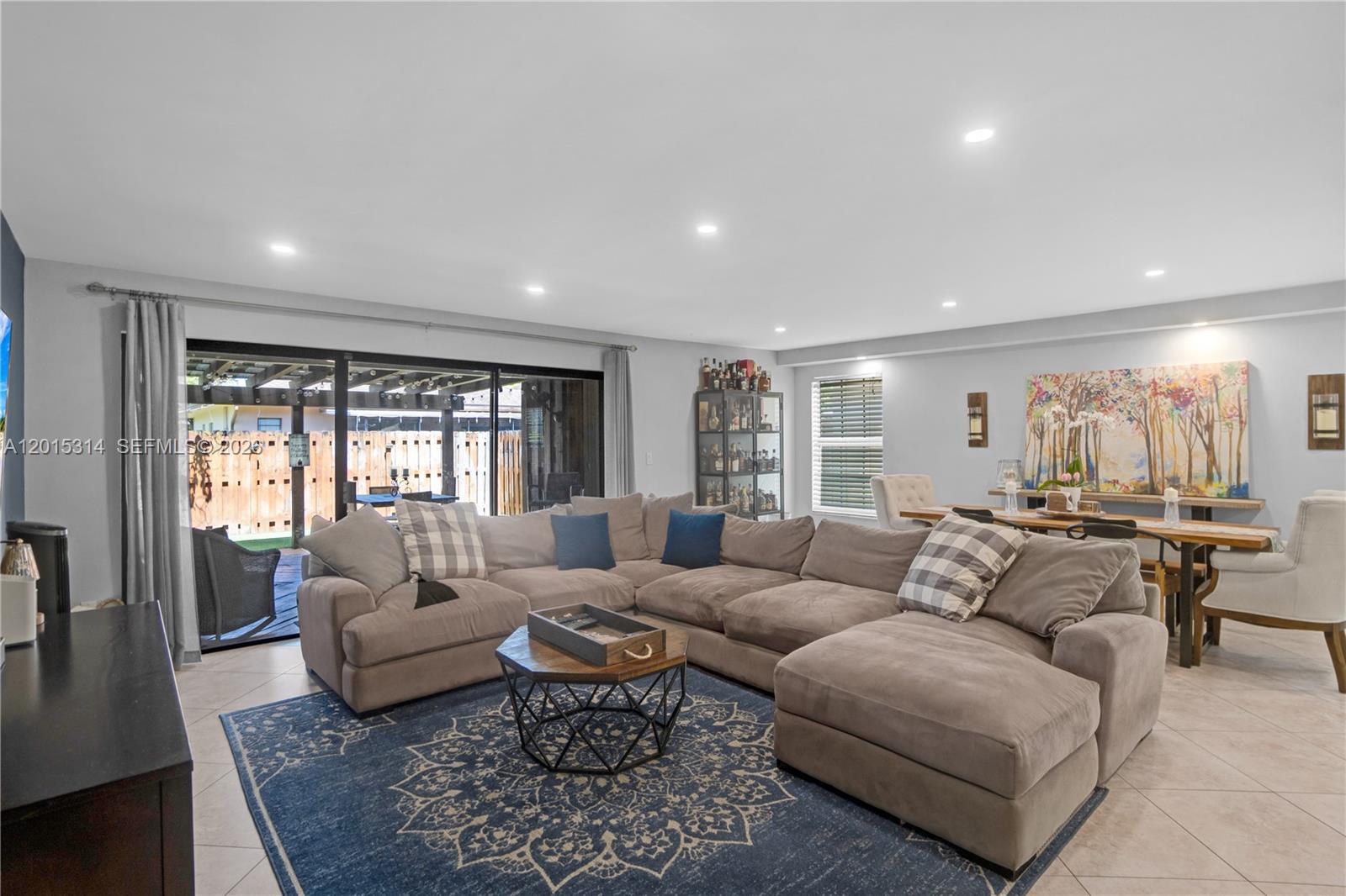 NOVA NORTH CONDOMINIUM 1 - Residential
