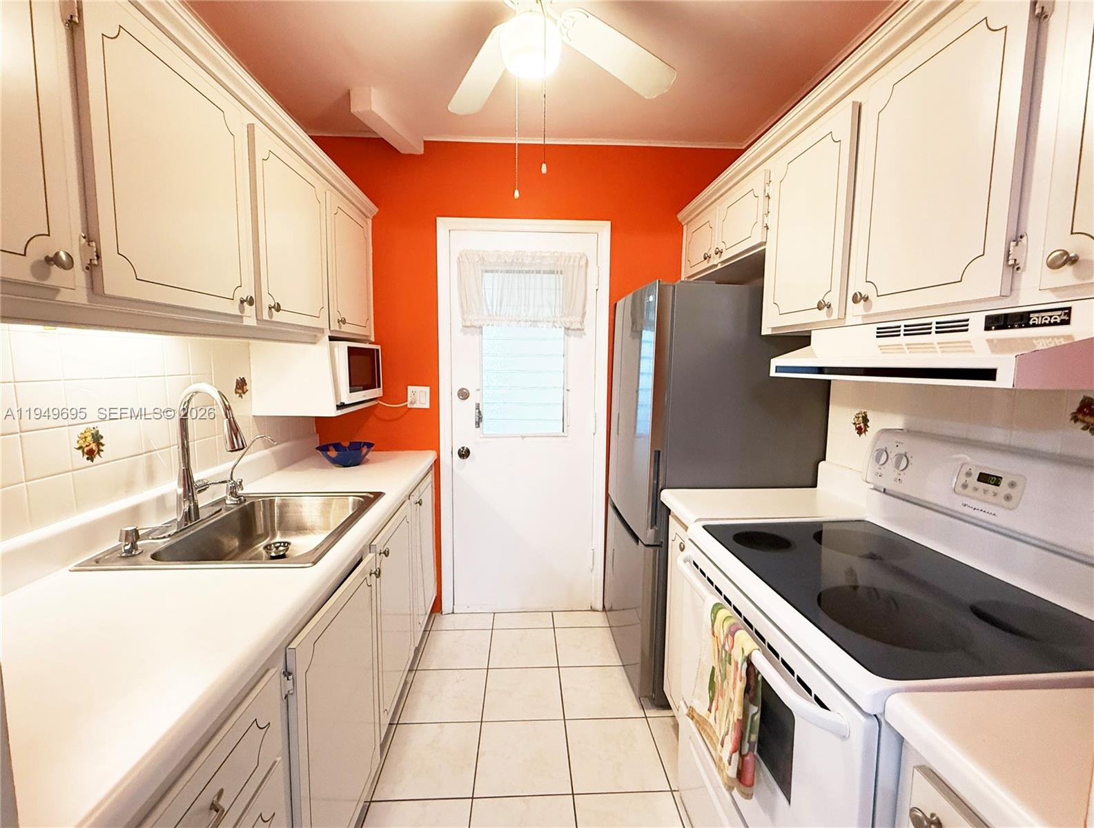 MAR-LEN GARDENS NO 12 COR - Residential