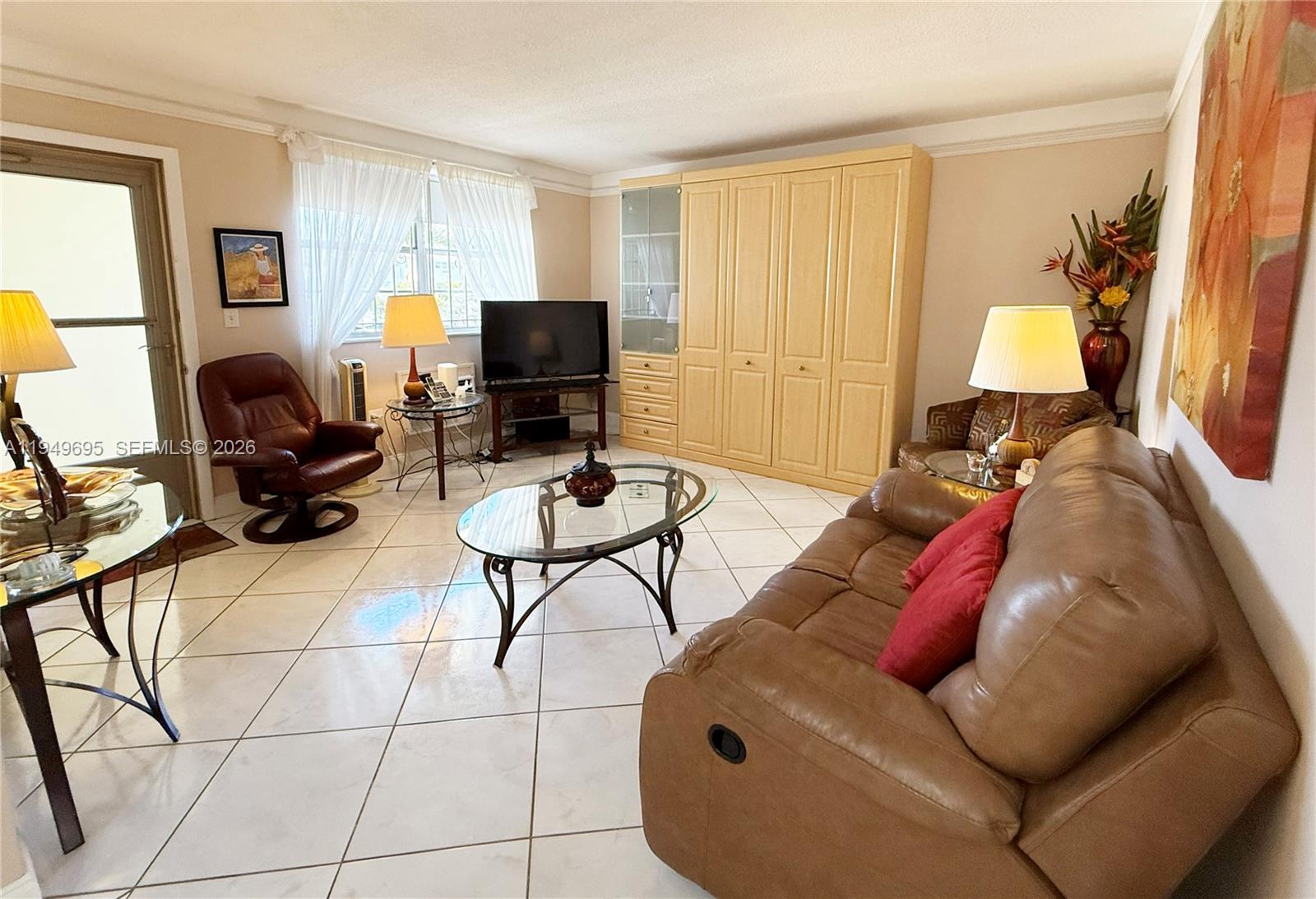 MAR-LEN GARDENS NO 12 COR - Residential