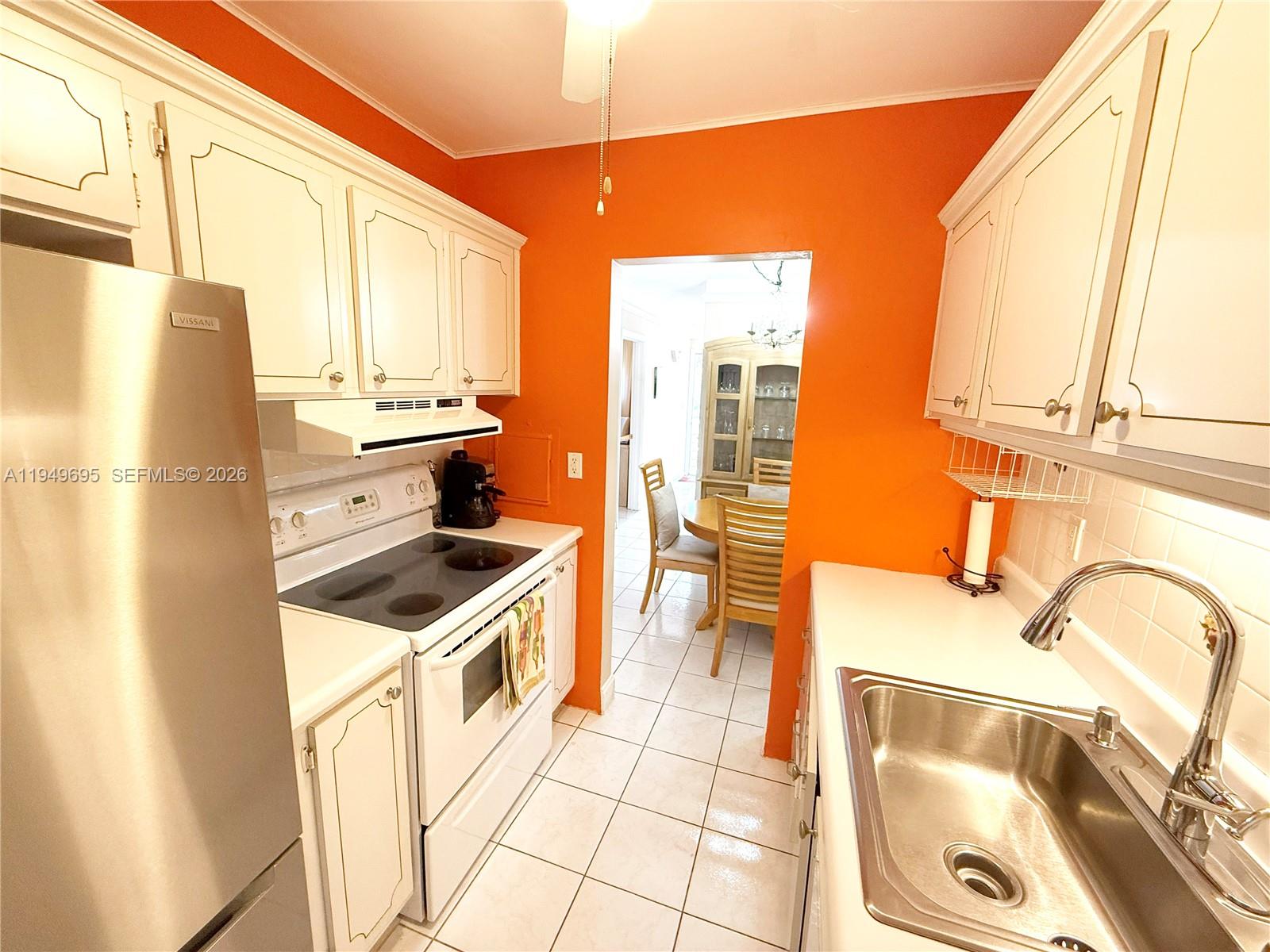 MAR-LEN GARDENS NO 12 COR - Residential