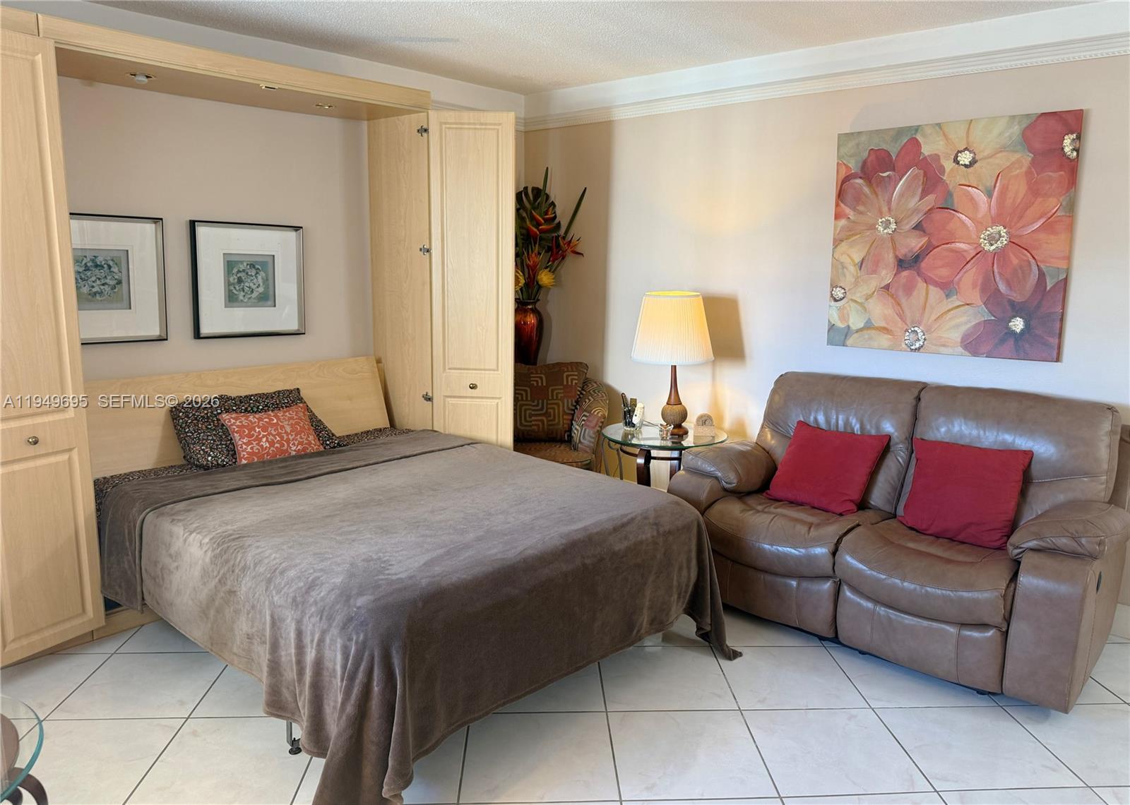 MAR-LEN GARDENS NO 12 COR - Residential