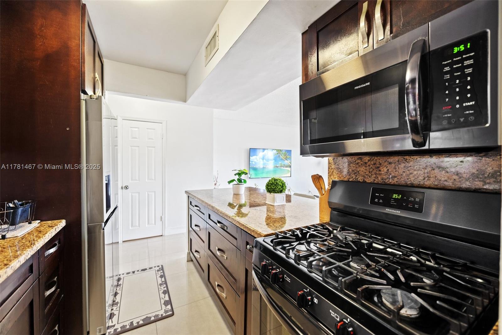 WESTLAND PLAZA GARDENS CO - Residential
