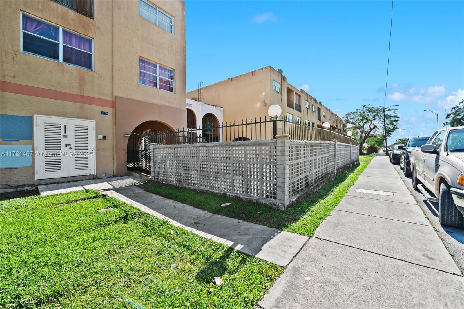 WESTLAND PLAZA GARDENS CO - Residential