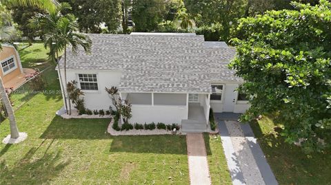 560 NE 110th Ter Miami FL 33161