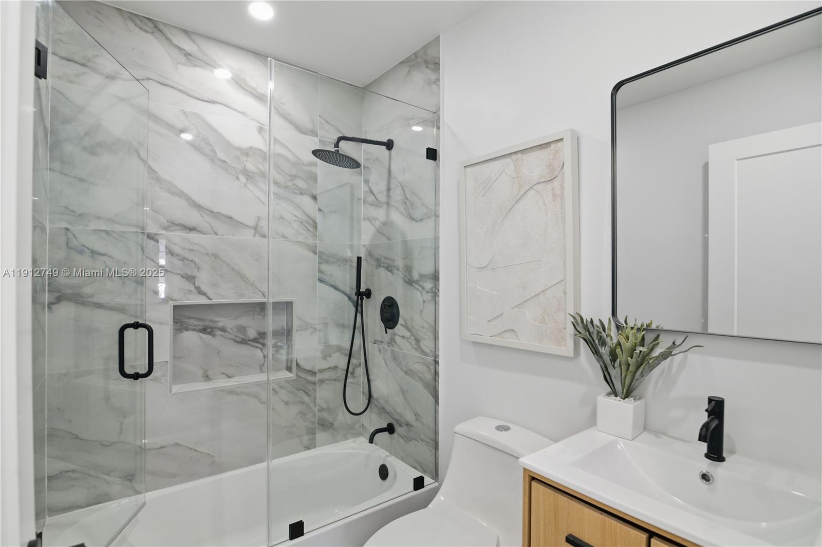 HOWMAR PARK 1ST ADDN - Residential