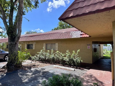Photo of 10742 La Placida Dr #8-B1, Coral Springs, FL 33065 (MLS # A12100731)