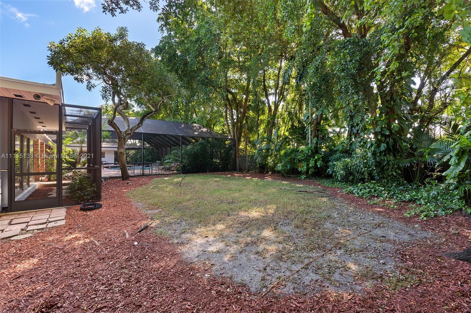 GARDEN MANOR 1ST ADD PB 68 - Residential