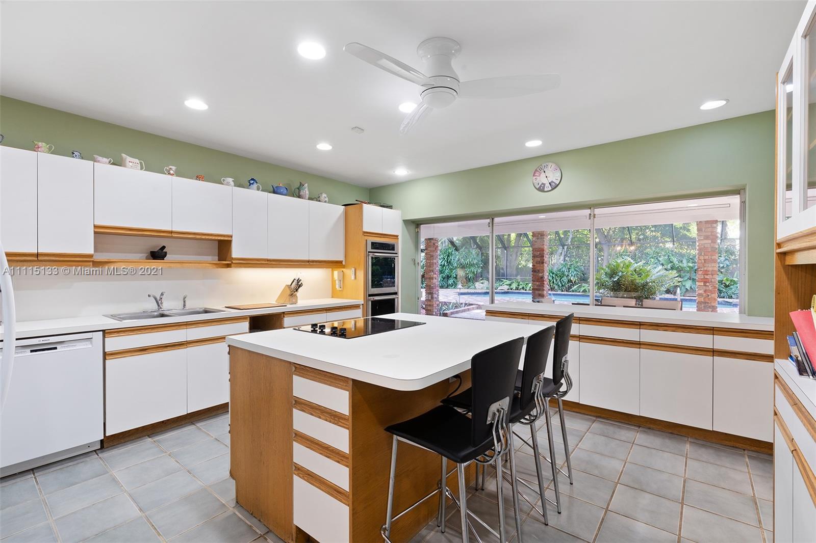 GARDEN MANOR 1ST ADD PB 68 - Residential