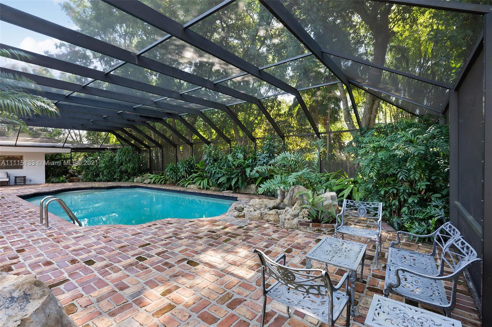 GARDEN MANOR 1ST ADD PB 68 - Residential
