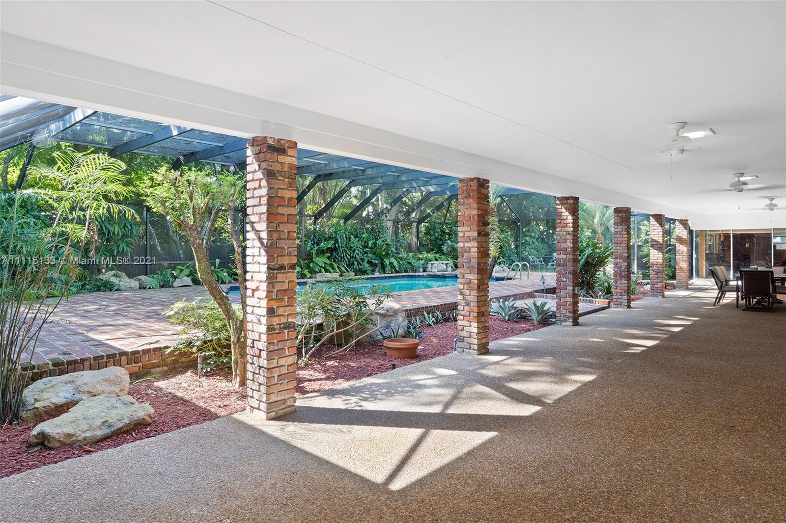 GARDEN MANOR 1ST ADD PB 68 - Residential