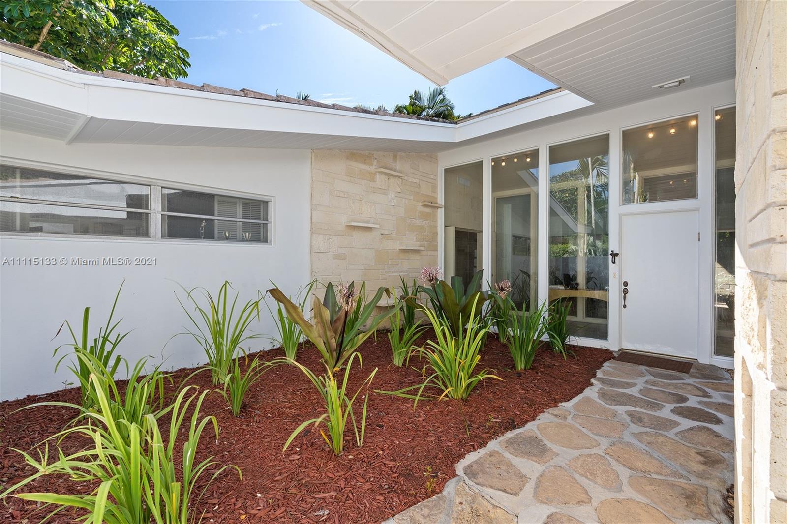 GARDEN MANOR 1ST ADD PB 68 - Residential