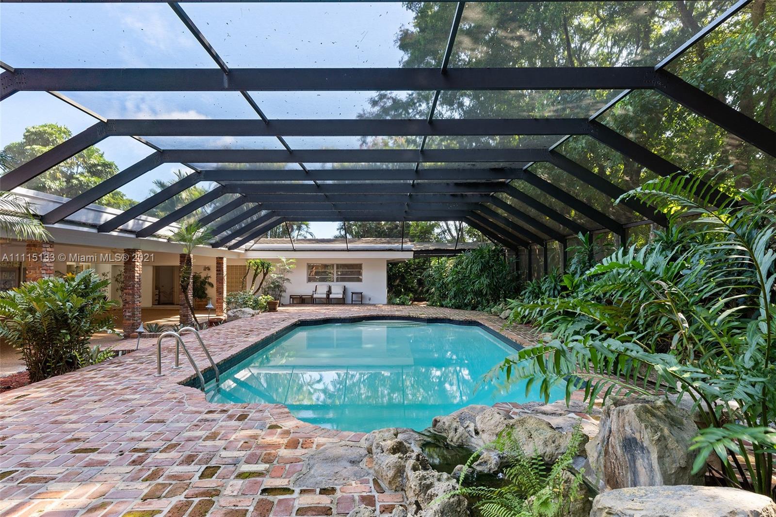 GARDEN MANOR 1ST ADD PB 68 - Residential