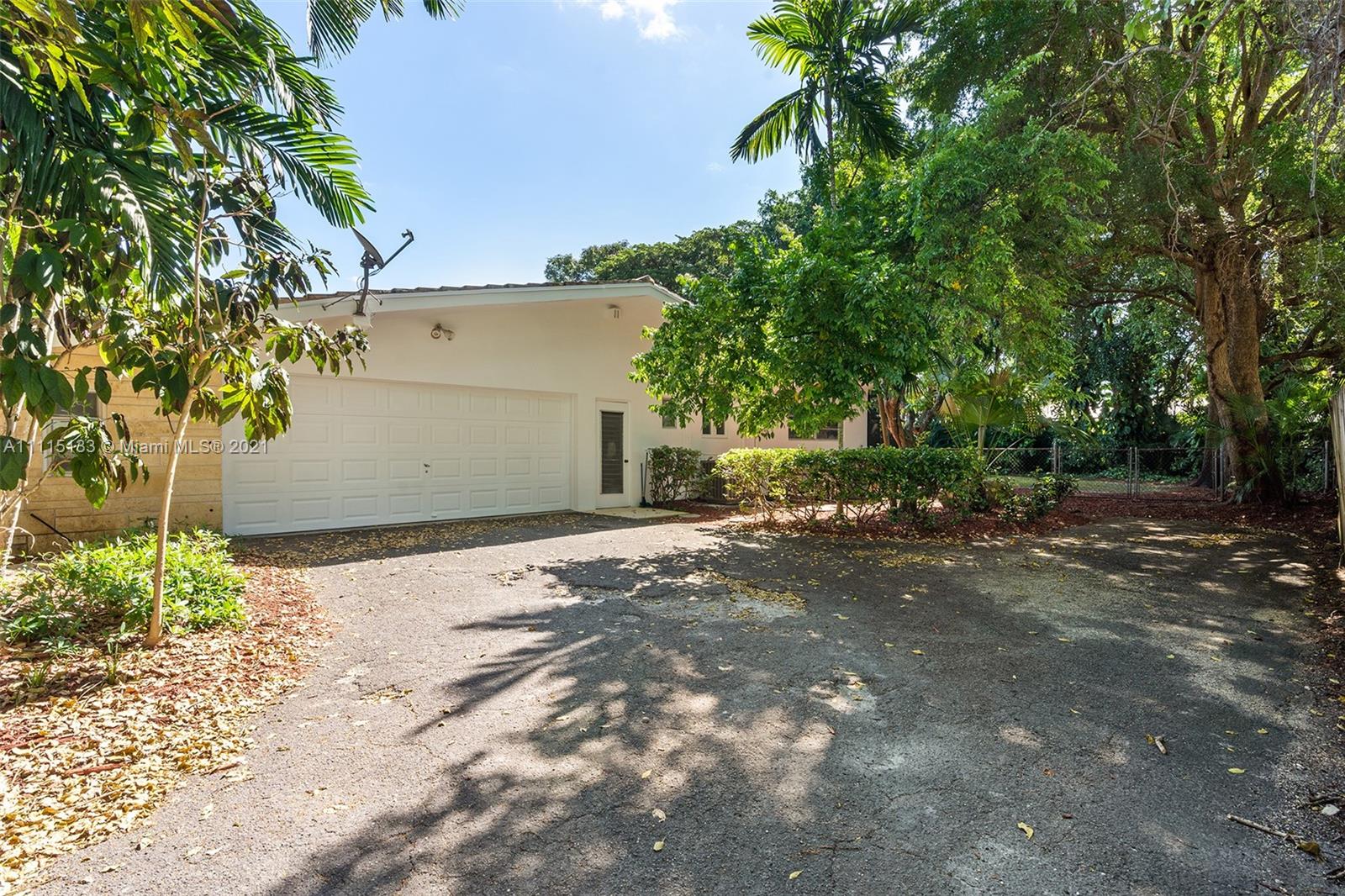 GARDEN MANOR 1ST ADD PB 68 - Residential
