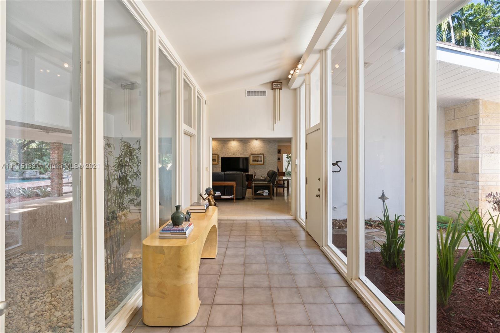GARDEN MANOR 1ST ADD PB 68 - Residential
