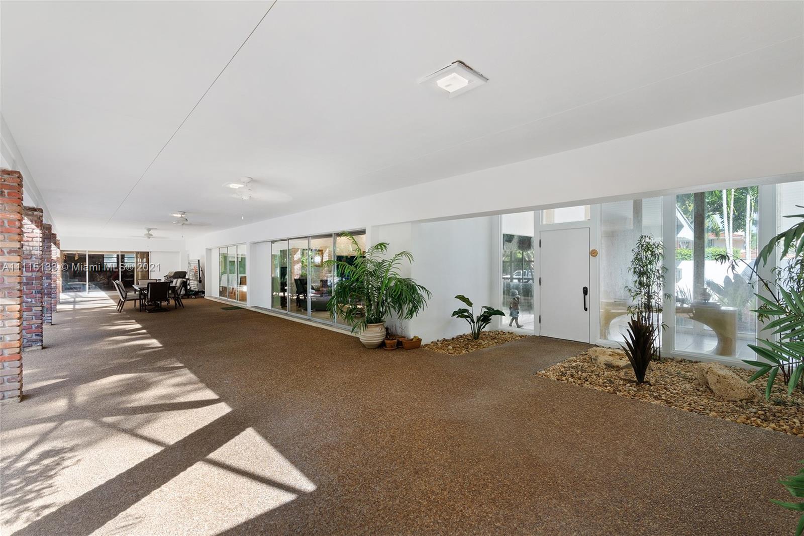 GARDEN MANOR 1ST ADD PB 68 - Residential